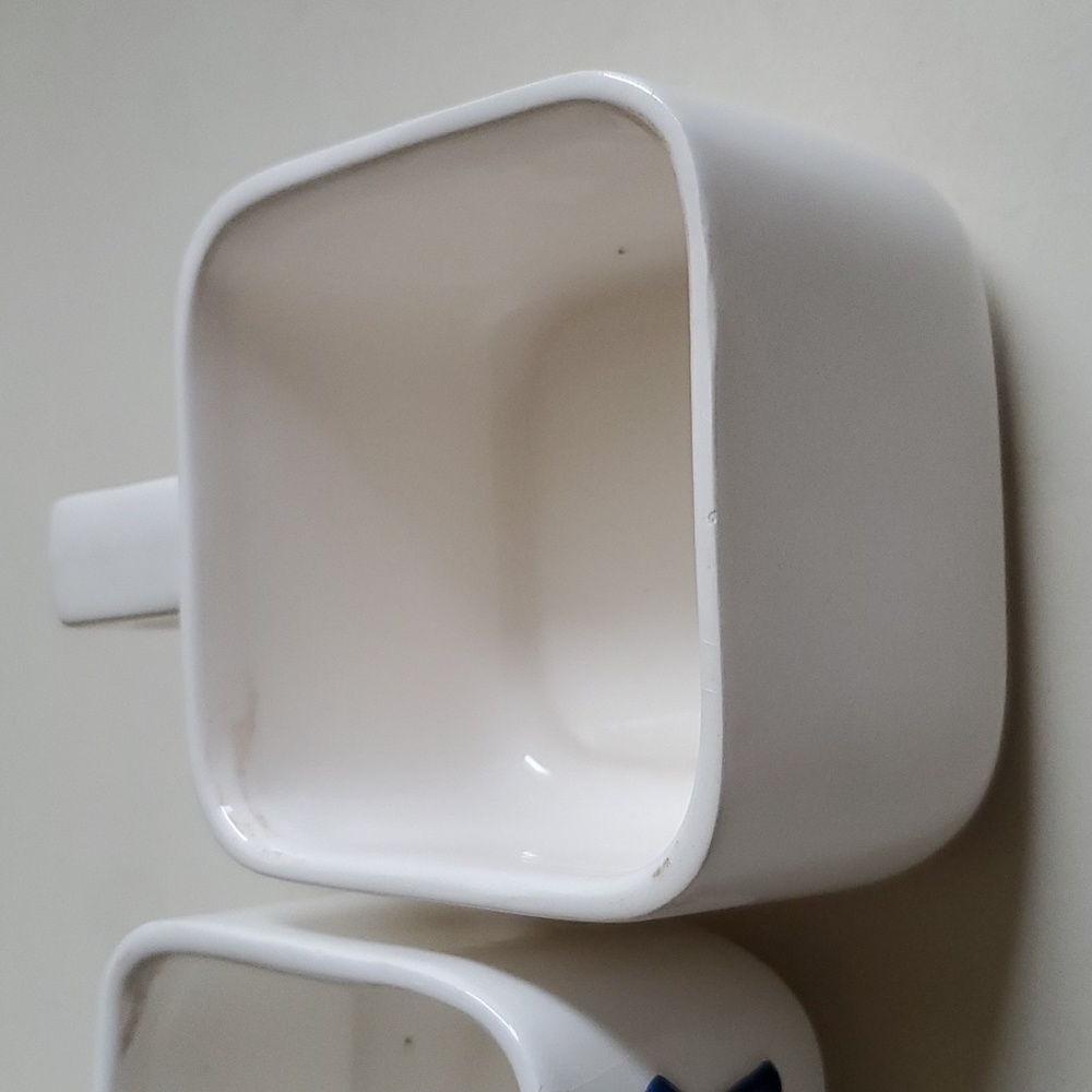 STACKING 2 CUPS, SUGAR SPRINKLER & CREAMER STACK TO MAKE A MILK BOTTLE - Picture 9 of 16